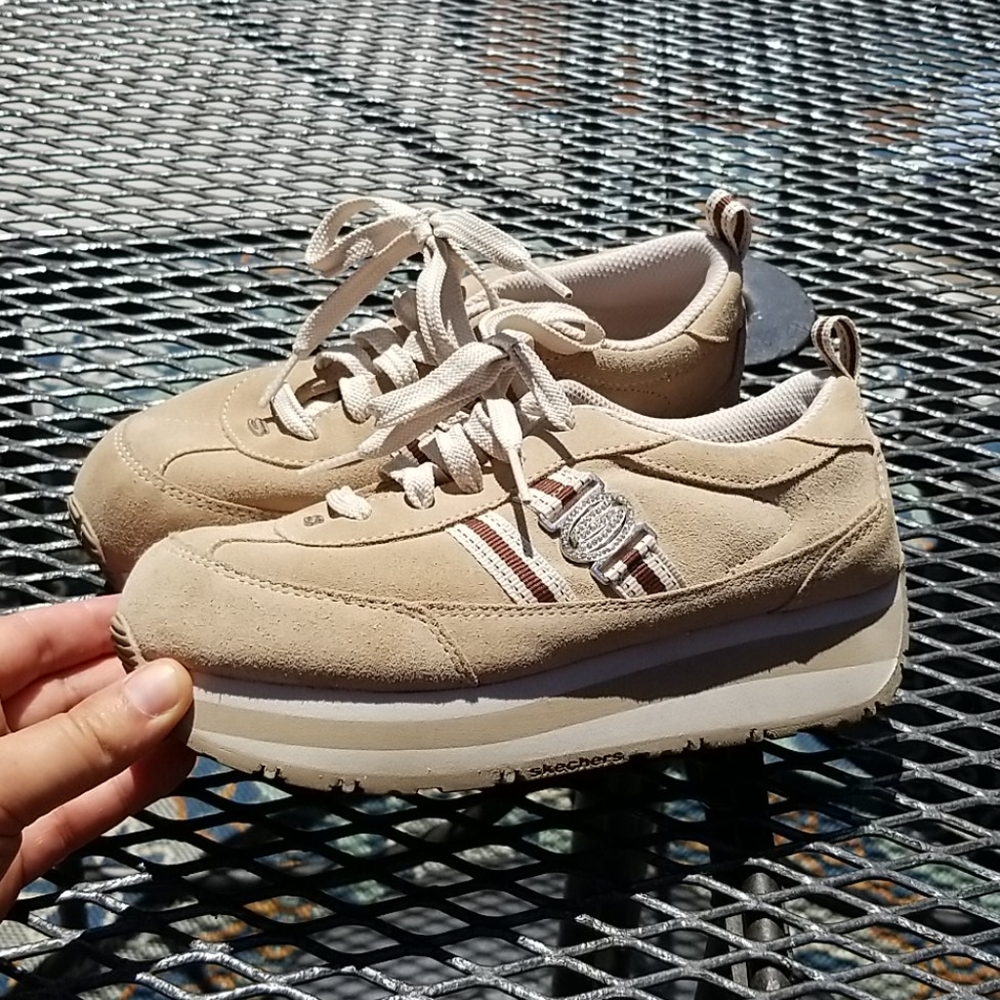 SKECHERS sz 4 Excellent used condition